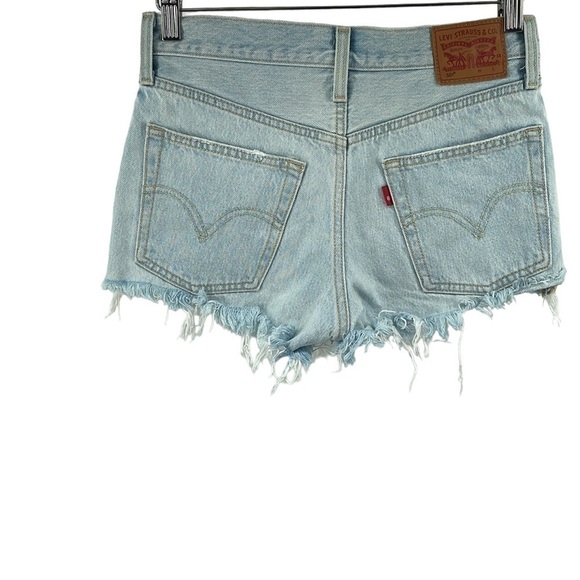 Levi’s jean shorts frayed light denim vacation summer warm weather sz 25 - Picture 2 of 11